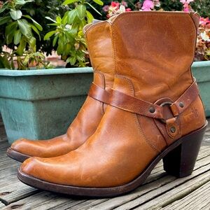 Frye Harness Romy Ring Leather Boots (Size 7)